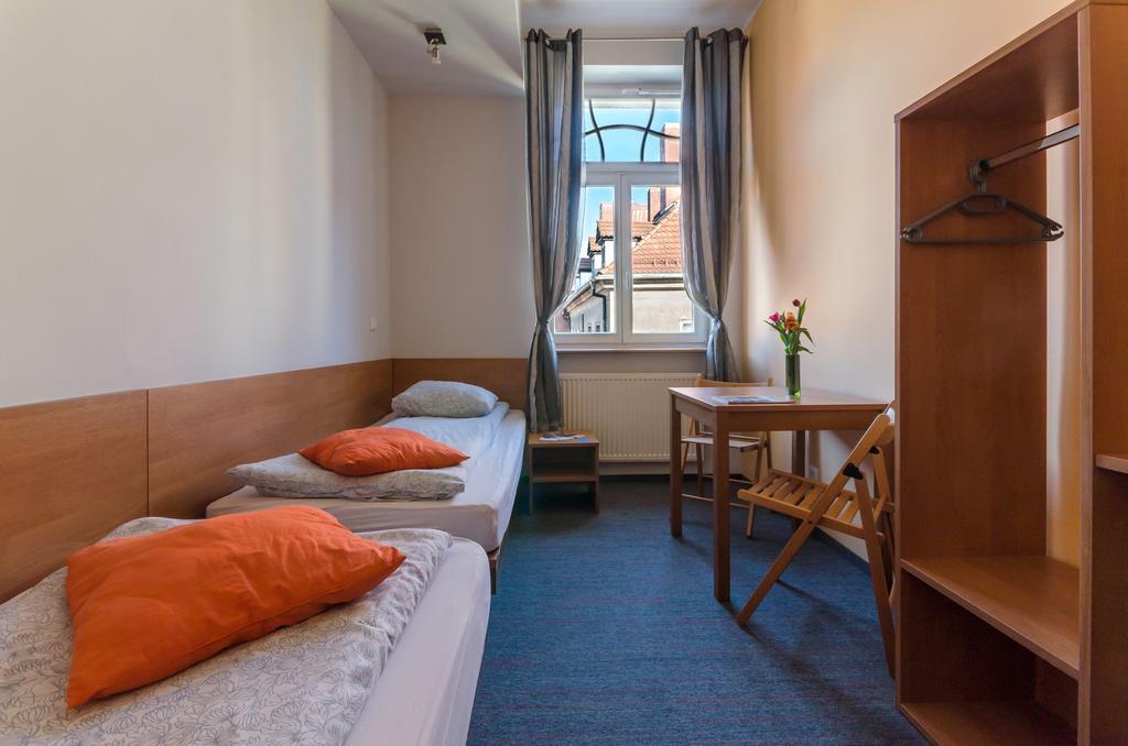 Hill Inn Poznań Extérieur photo